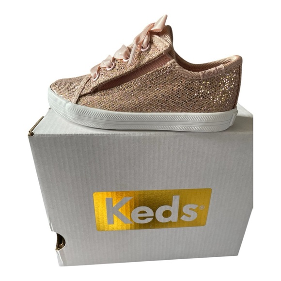 #300, Keds kick street Jr. Celeb, size 6.5 M - Picture 4 of 6